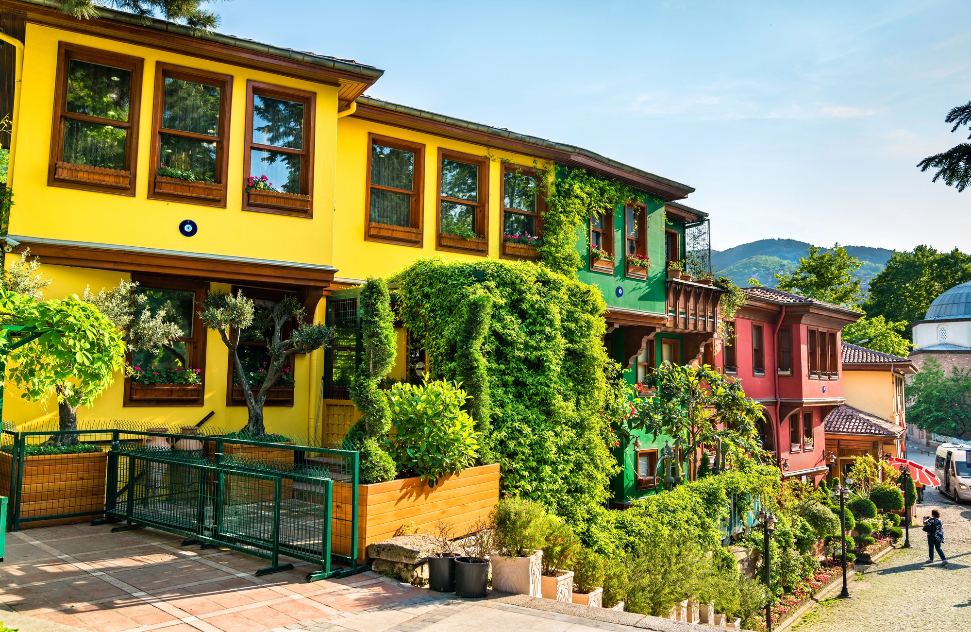 Gele huisjes in de stad Bursa, onderdeel van de UNESCO Werelderfgoedlijst.