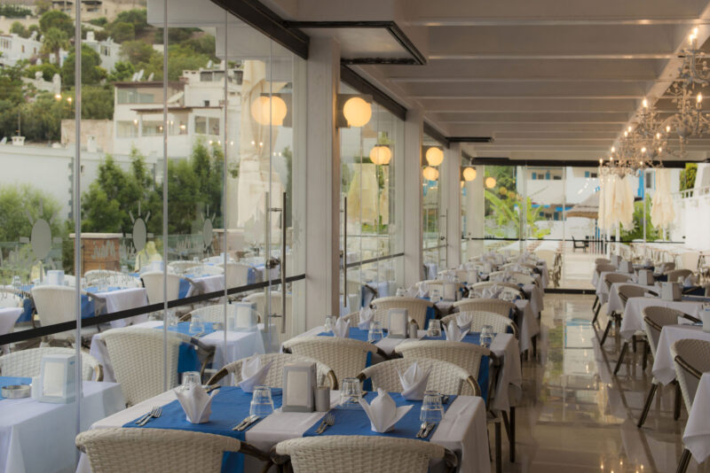 Bellazure Hotel