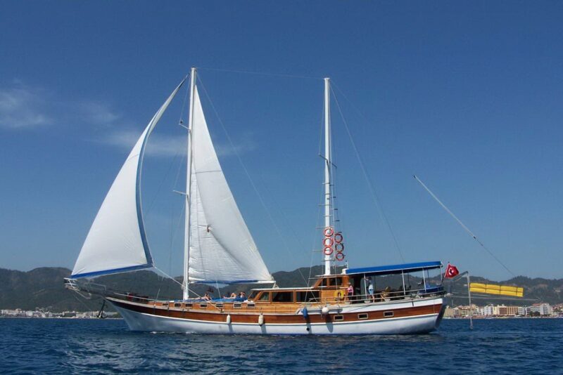 Blue Cruise & Turquoise Hotel