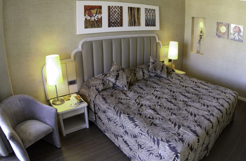 Elegance Hotel