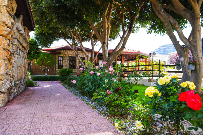 Fly & Go Explore Sahin Villa Apart