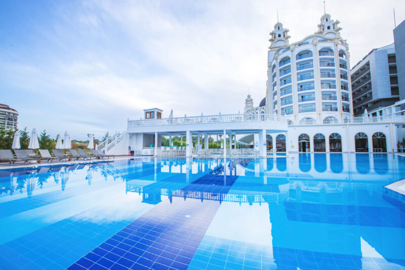 Fly & Go J'adore Deluxe Hotel & Spa