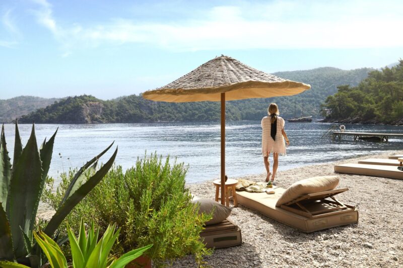 Hillside Beach Club