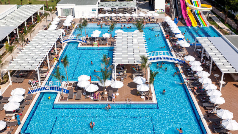 Karmir Resort & Spa