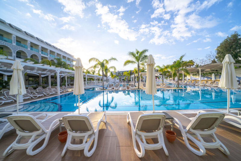 Karmir Resort & Spa