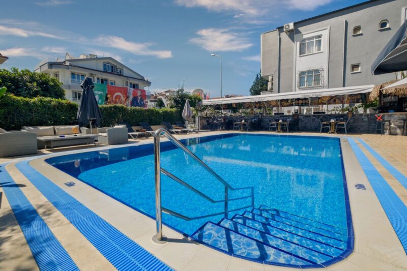 Moni Hotel