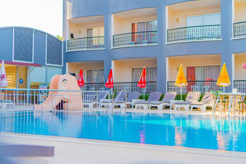 Sayanora Hotel