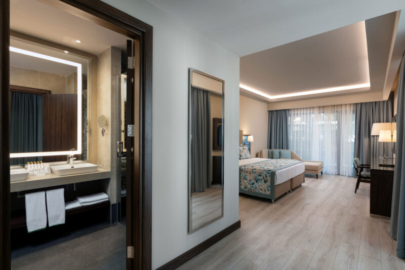 Seven Seas Hotel Life